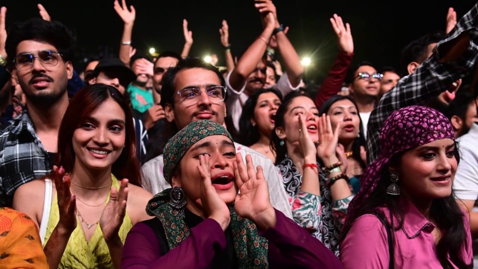 People danced to tune of Pandavaj Uttarakhand band Chandigarh KalaGram