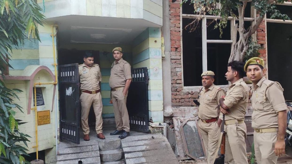 income tax department raided many places in hapur