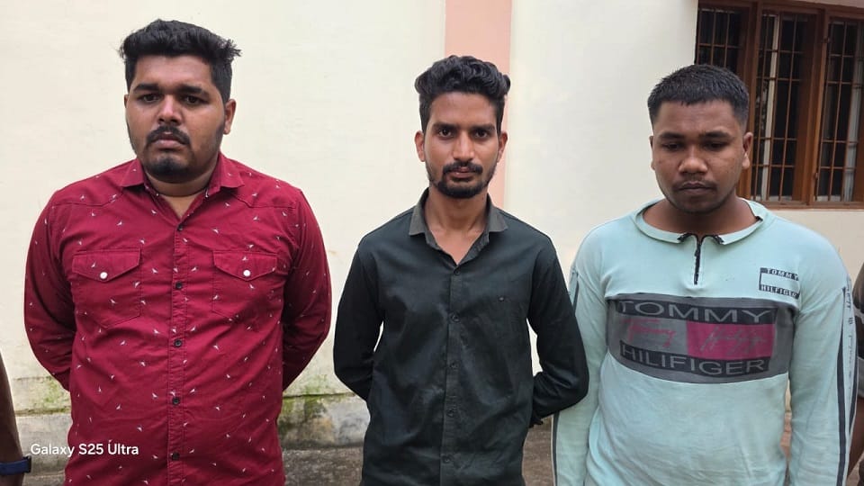 पुलिस की गिरफ्त में आरोपी