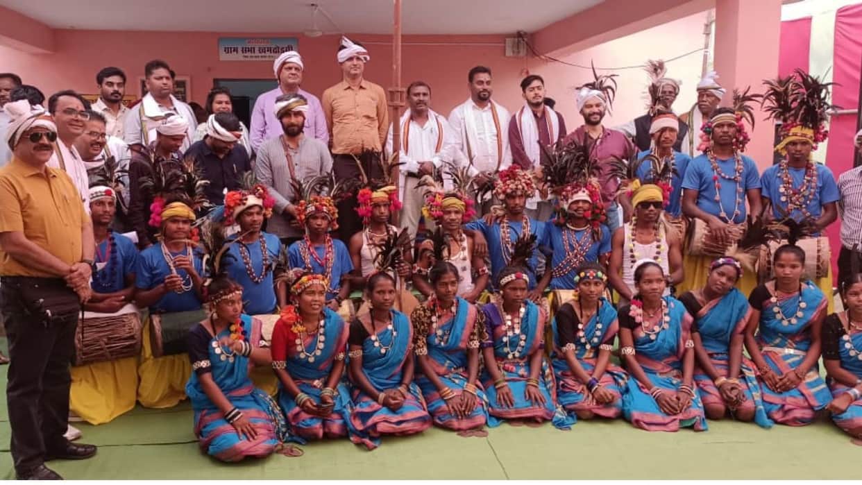 officers from 12 states reached village khamdodgi in kanker