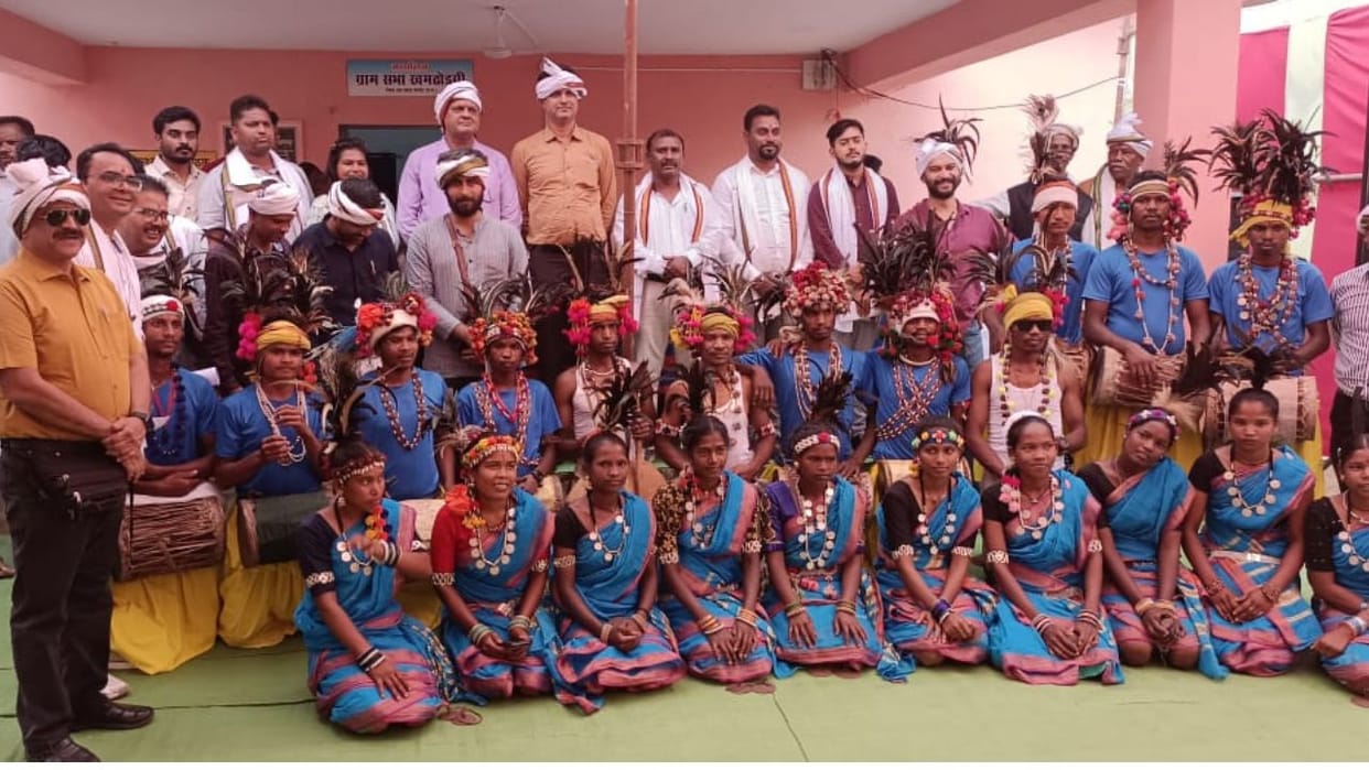 officers from 12 states reached village khamdodgi in kanker