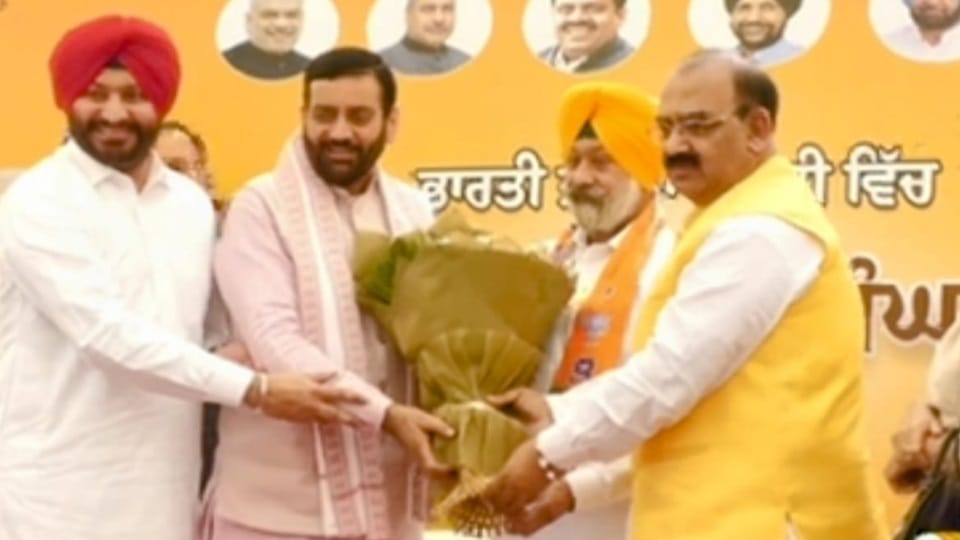 Shiromani Akali Dal General Secretary Jagdip Cheema joins BJP