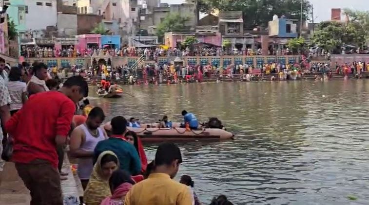large number of childless couples will gather to bathe in Radha Kund On Ahoi Ashtami in mathura