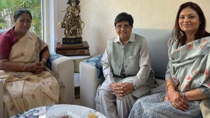 Ex-IPS Kiran Bedi Meets Delhi CM Rekha Gupta