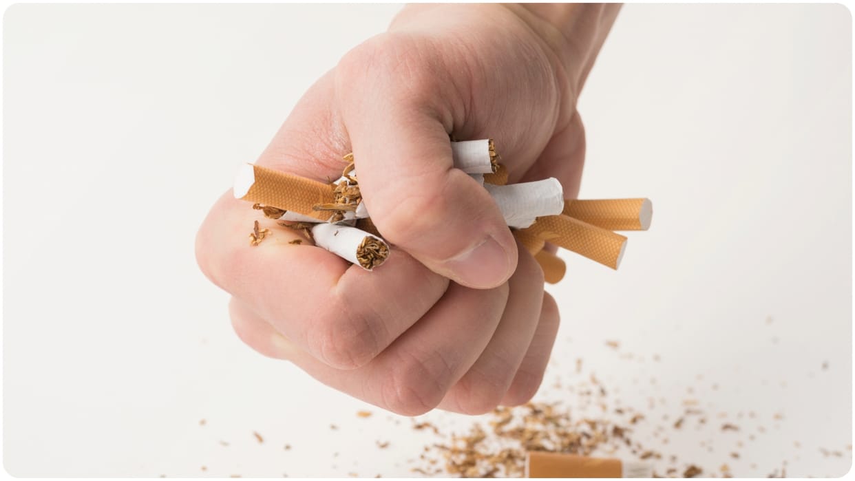 How does your body change in the first 30 days after quitting smoking know in hindi