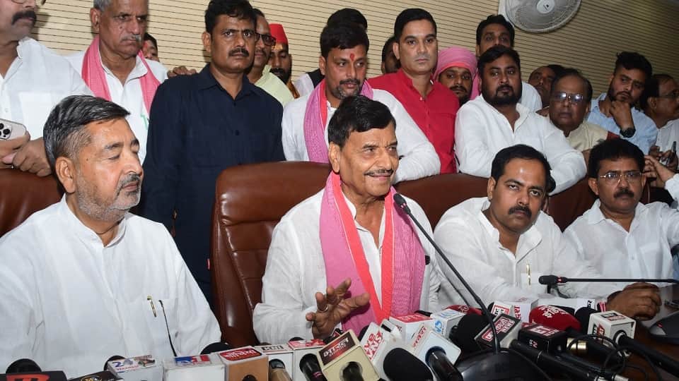 Shivpal Singh Yadav attacked BJP and Mayawati in Varanasi