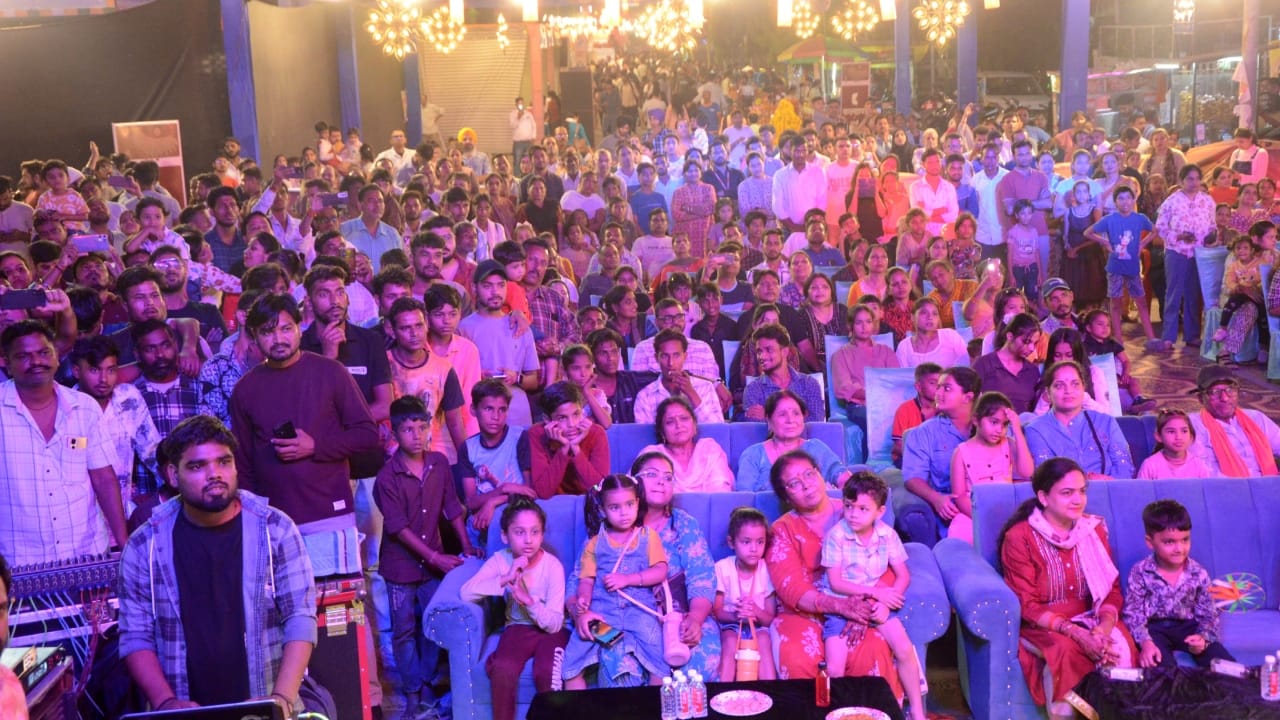 people dancing and children have fun at Amar Ujala Diwali Carnival in Bareilly