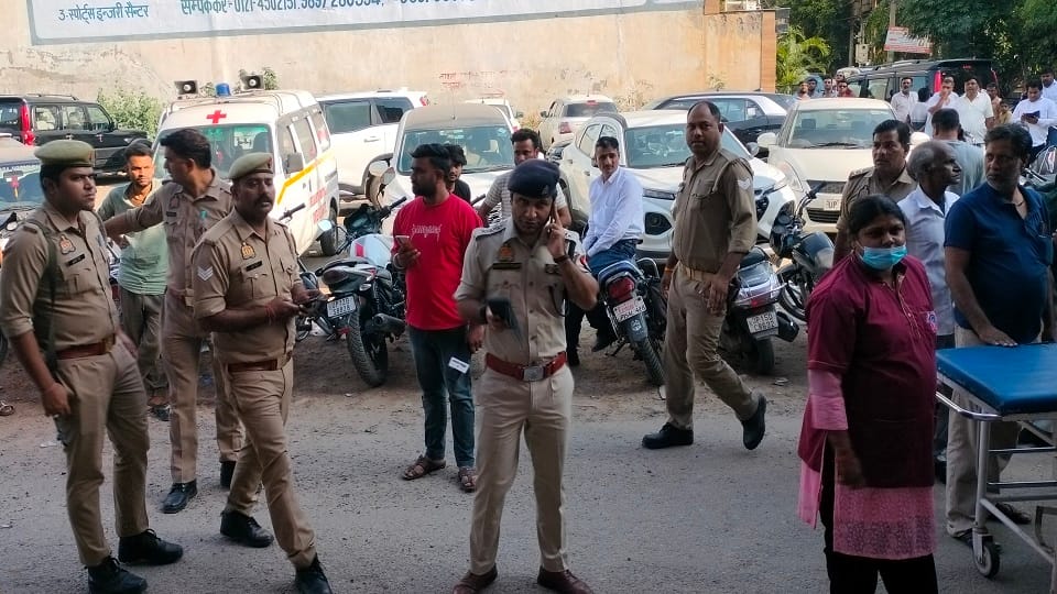 Meerut: When police harassed him, the transporter consumed poison, when the accused was caught
