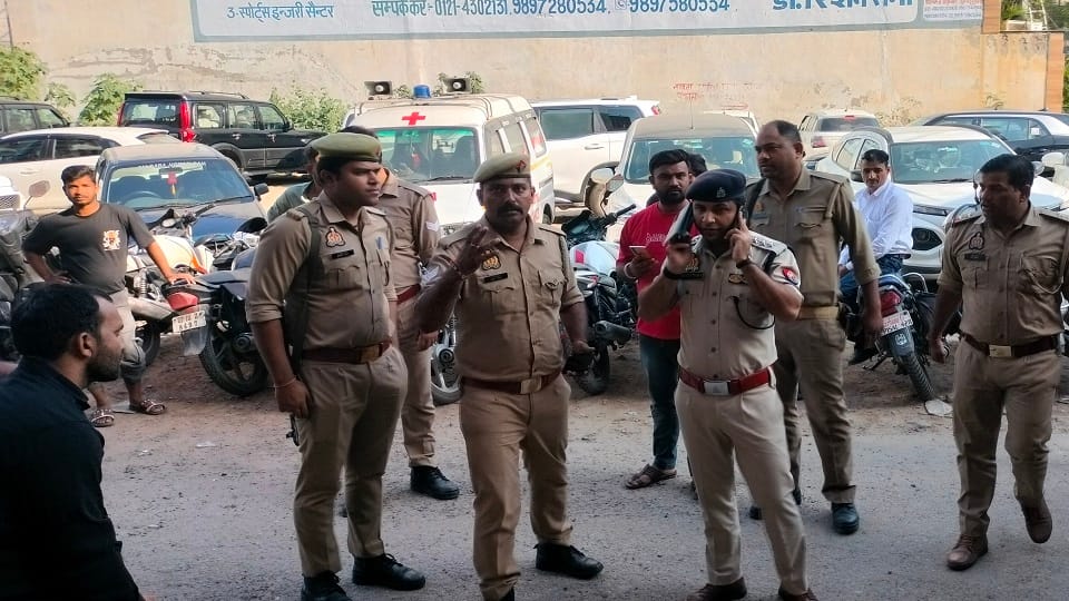 Meerut: When police harassed him, the transporter consumed poison, when the accused was caught