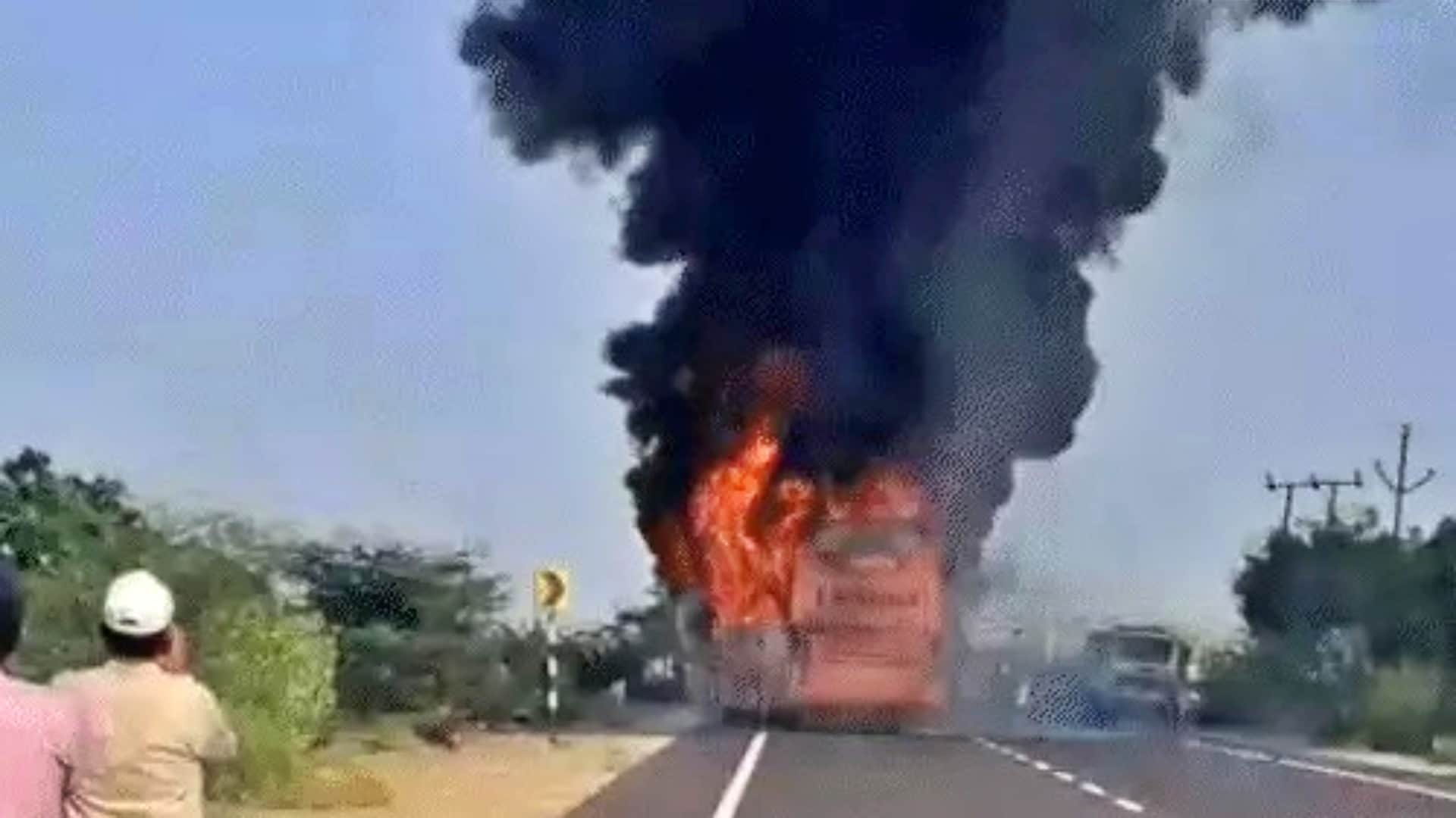 Jaisalmer Road Accident: Bus Catches Fire 16 Passengers Injured Highway Jodhpur News in Hindi