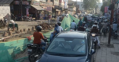 Kanpur Jam five minute journey takes 45 minutes police appeal  do not bring vehicles to markets unnecessarily