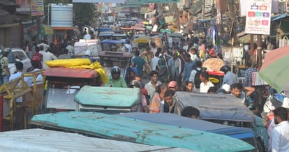 Kanpur Jam five minute journey takes 45 minutes police appeal  do not bring vehicles to markets unnecessarily