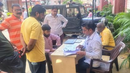 Dal Mandi widening complaints by People reached PWD camp office in varanasi