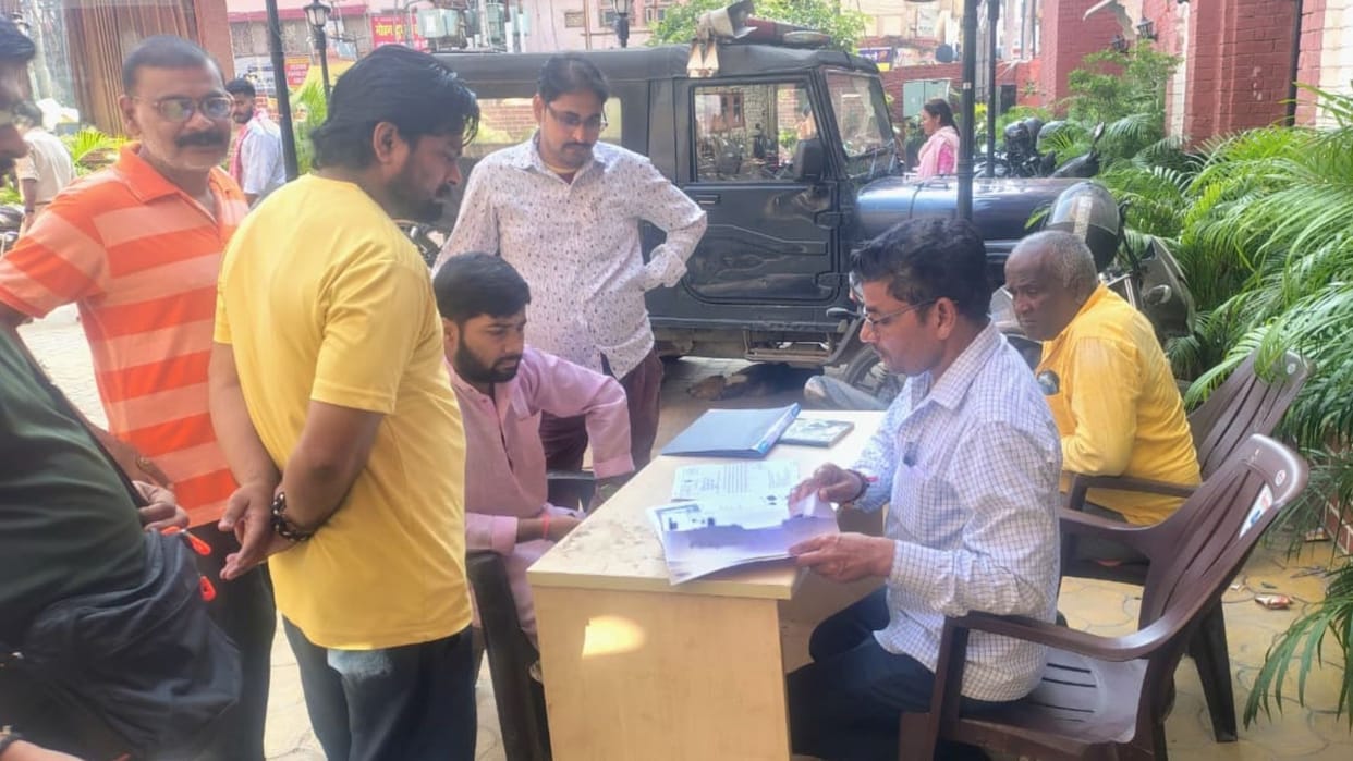 Dal Mandi widening complaints by People reached PWD camp office in varanasi