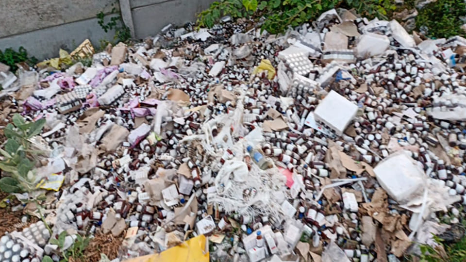 Kannauj: stock of expired medicines was found, CMO took cognizance after receiving information on social media