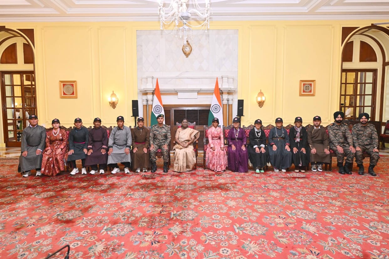 President Murmu met women and elders from Ladakh at Rashtrapati Bhavan