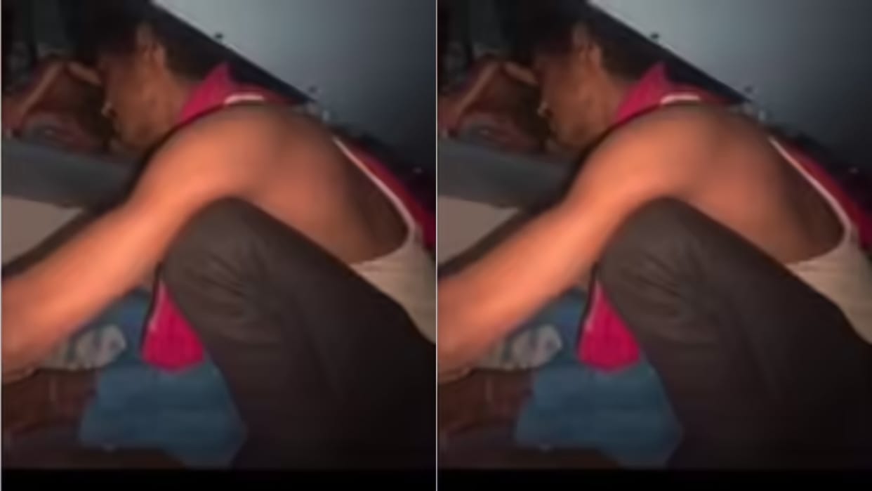 A female passenger woke up at 4 am and was stunned to see a stranger on her sleeper coach berth Viral Video