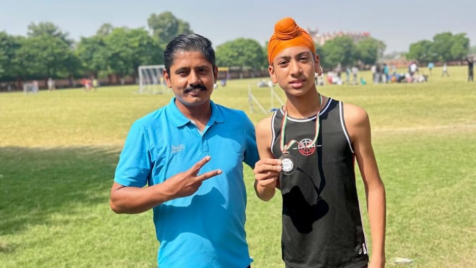 Dilshan Veer Singh Gill won the silver medal in 600 meter race in Amritsar