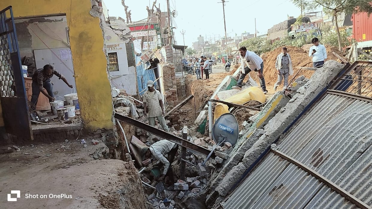 Shop collapsed due to bulldozer during drain construction
