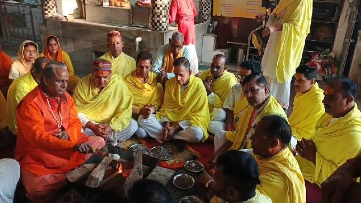 special yagna was performed in Bareilly for the health benefits of Saint Premanand