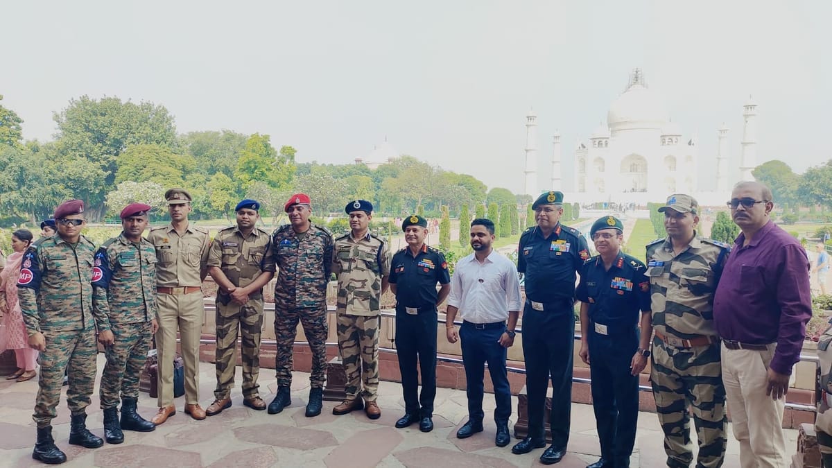 30 Foreign Military Chiefs Visit Taj Mahal Tight Security In Agra - Amar Ujala Hindi News Live - Up:30 से ज्यादा देशों के सेना प्रमुखों ने किया ताज का दीदार, परिवार संग