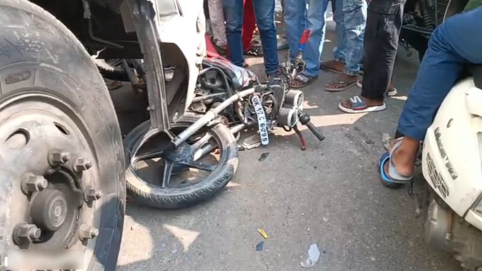 Roorkee accident news BMS College Two students died after hit by Roadways Bus one is critical