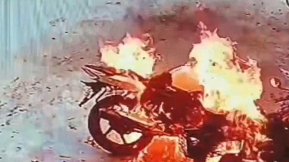 Miscreants set fire to bikes parked outside the house