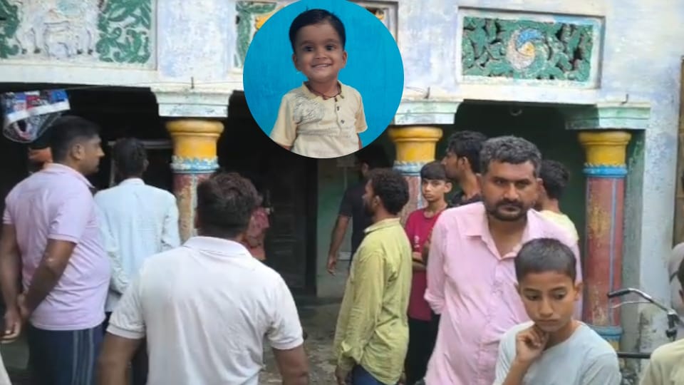 UP news 18 month old innocent murdered body hidden in a box under a quilt in Bulandshahr