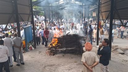 ADGP Suicide: हरियाणा के IPS पूरण कुमार का चंडीगढ़ में आठ दिन बाद अंतिम संस्कार, सरकार ने ली राहत की सांस