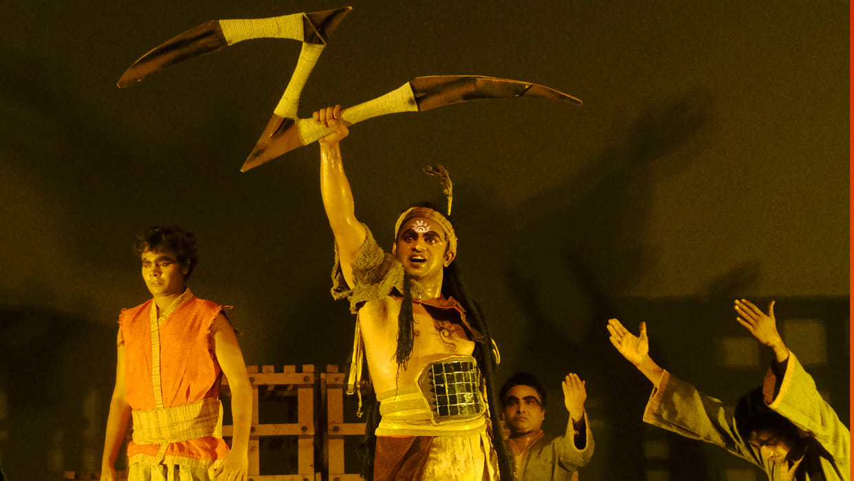 A theatrical adaptation of Karna from the Mahabharata was staged as part of the Gorakhpur Festival.