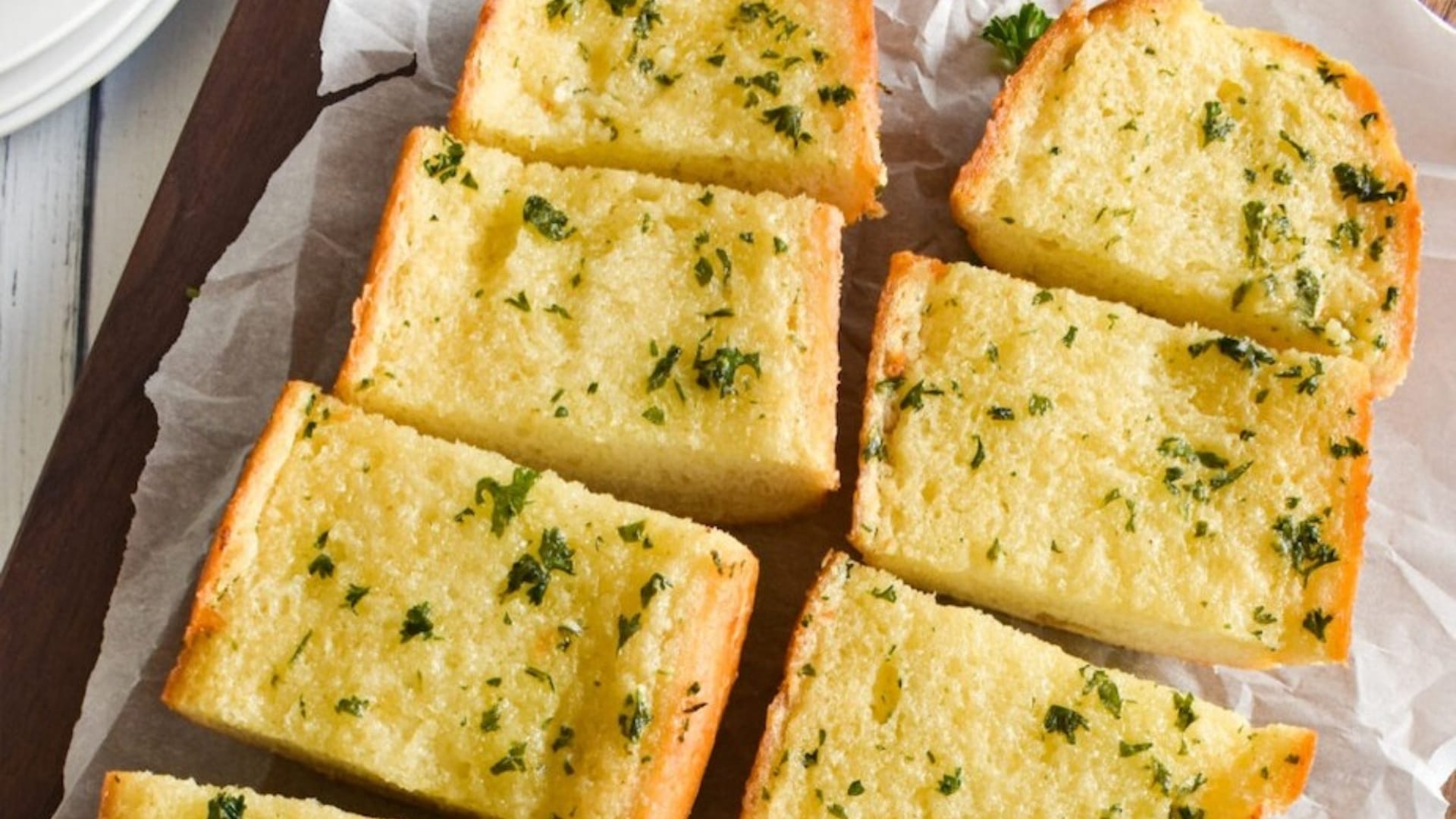 How to Store Bread Properly to Prevent Mold and Staleness