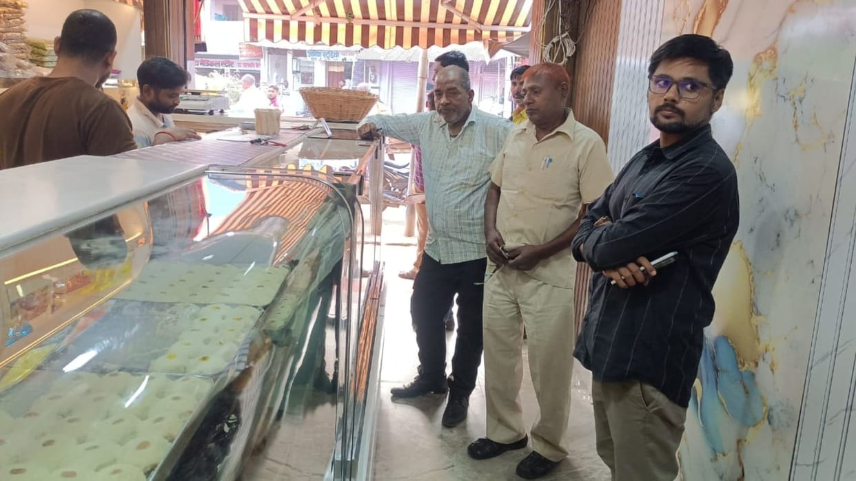 Diwali 2025: Peanuts mixed in cashew burfi aluminium mixed in silver foil in sonbhadra