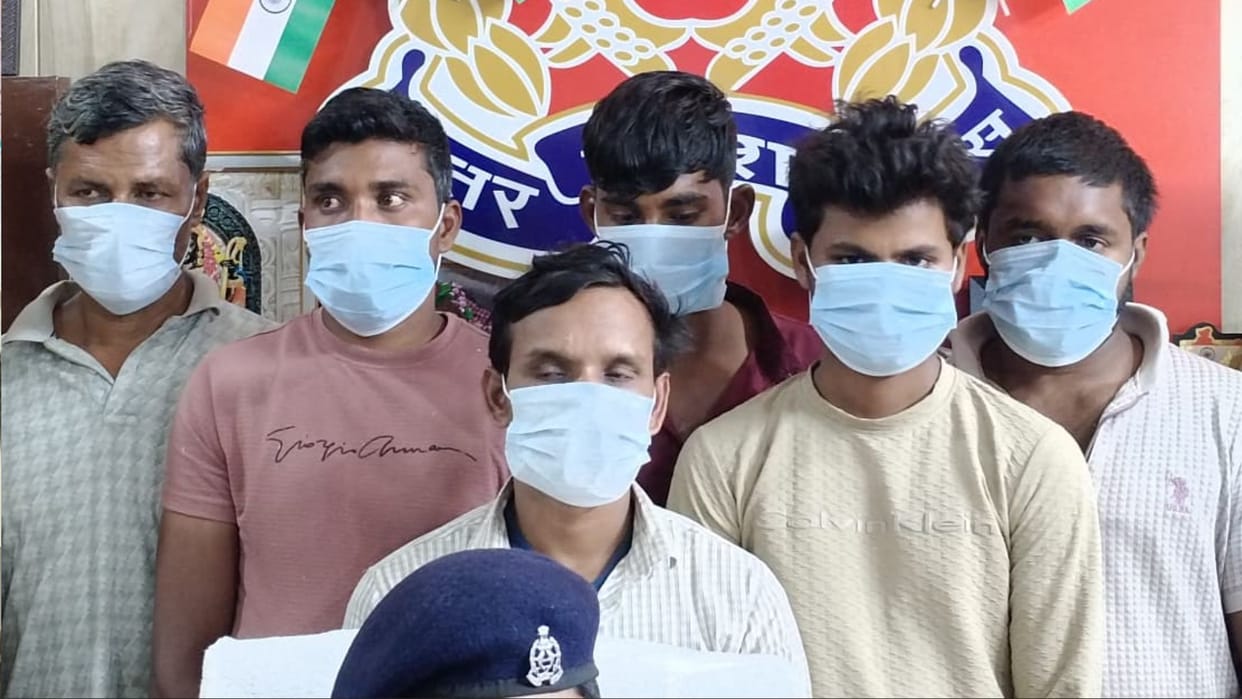 Gangster charges imposed on six cattle smugglers 25,000 reward for arresting team in Varanasi