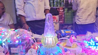 रजवाड़ा झूमर और झरना लैंप की जोरदार धूम