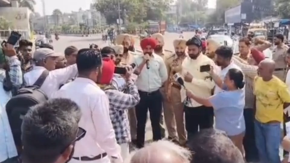 ADGP Suicide Dalit organizations blocked National Highway in Ludhiana