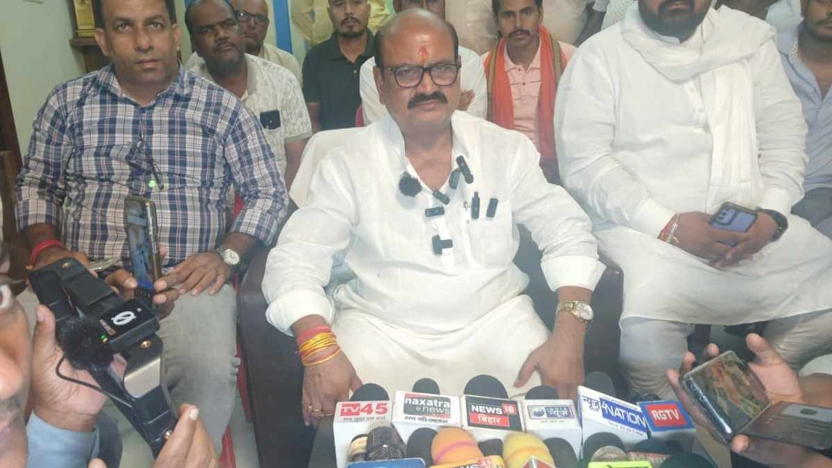 bihar election 2025 senior bjp leader suryabhan singh resigns contests as independent barhara