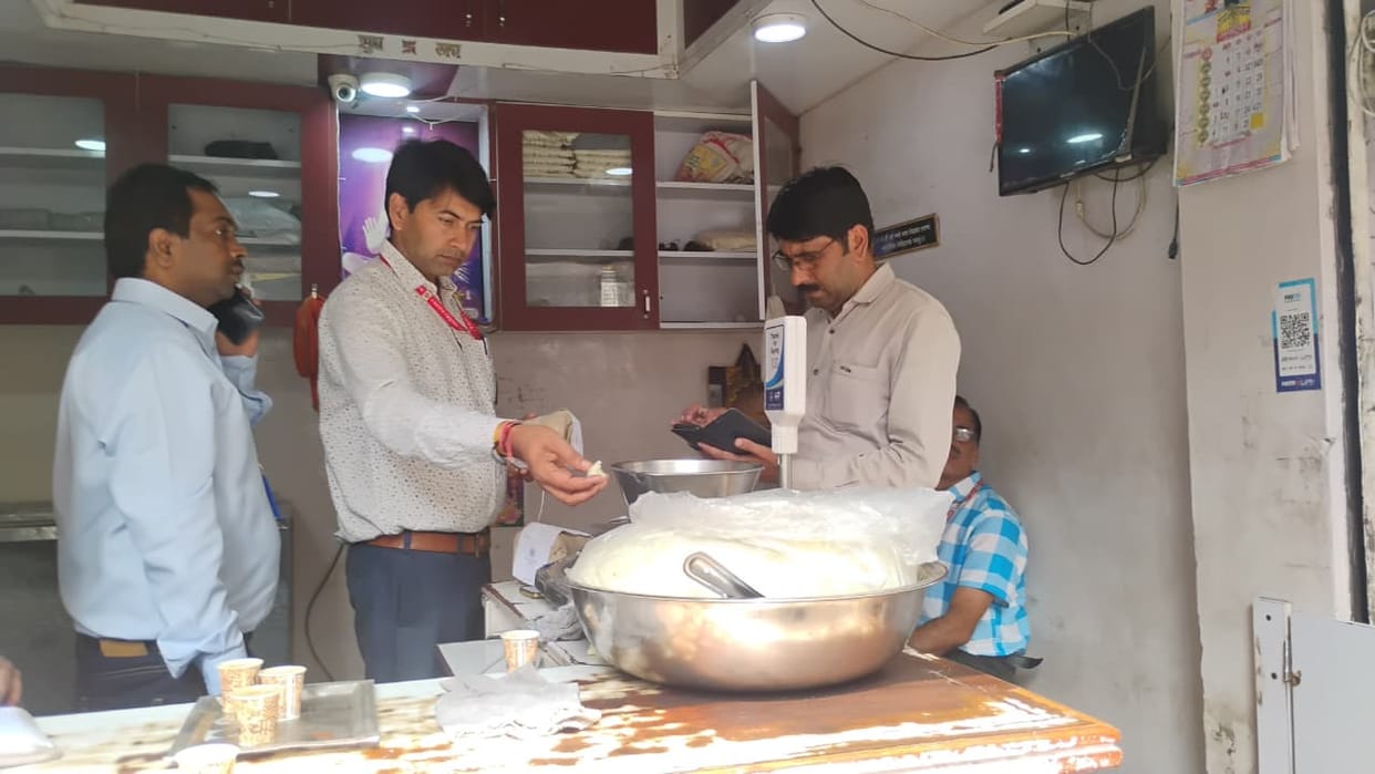 Bhopal News: Food Safety Department takes major action before Diwali in capital Bhopal, seizes 2 quintals of m