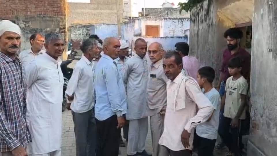 Neighbor killed a one-and-a-half-year-old child and hid him in a trunk in Bulandshahr