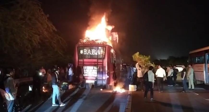 A moving bus caught fire on Yamuna Expressway 50 passengers jumped