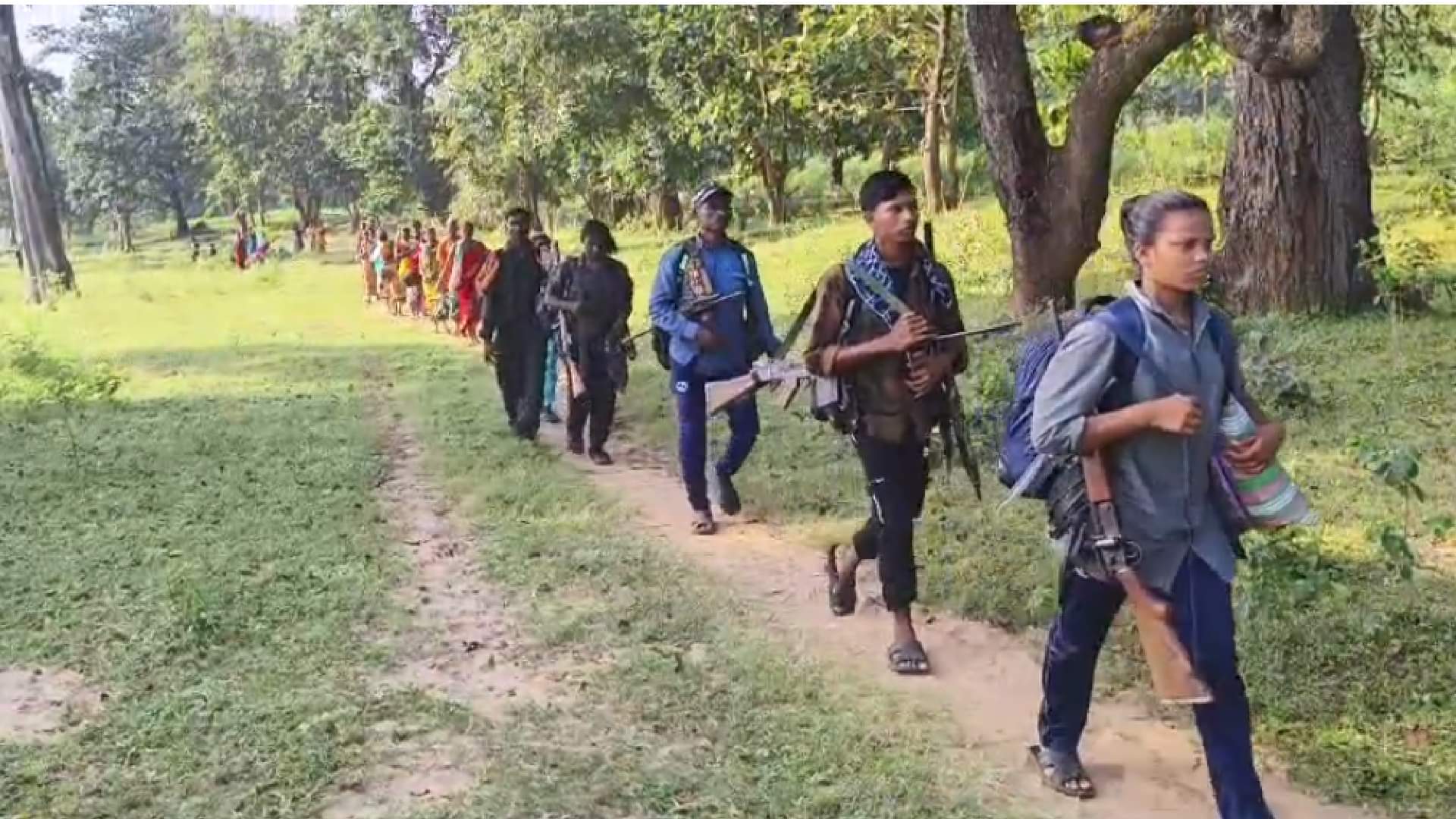 सरेंडर करने वाले नक्सली