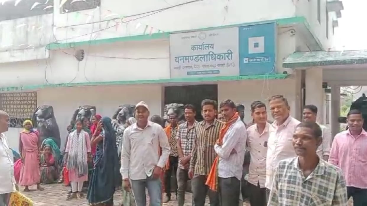 Green Credit Scheme: Wage payments stalled, angry workers reach Forest Division Office