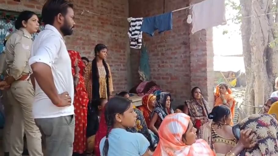 UP: कोने में दुबके दो मासूमों के सामने मां का कत्ल, सिर पर हथौड़ी मार इसलिए की हत्या; सास-ससुर ने साफ किया खून man killed his wife by hitting her on head with hammer for dowry In Shuklaganj unnao kanpur