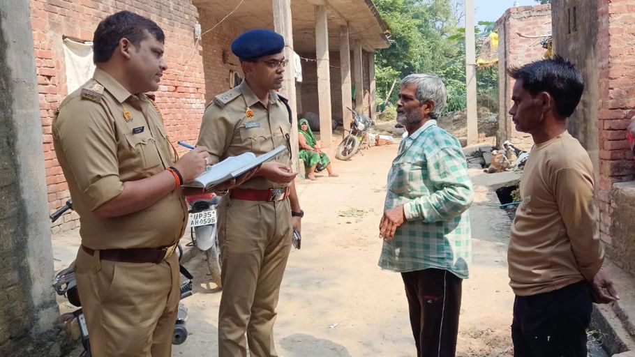 UP: कोने में दुबके दो मासूमों के सामने मां का कत्ल, सिर पर हथौड़ी मार इसलिए की हत्या; सास-ससुर ने साफ किया खून man killed his wife by hitting her on head with hammer for dowry In Shuklaganj unnao kanpur