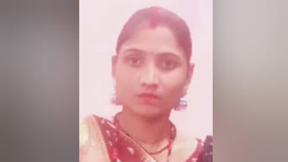 man killed his wife by hitting her on head with hammer for dowry In Shuklaganj unnao kanpur