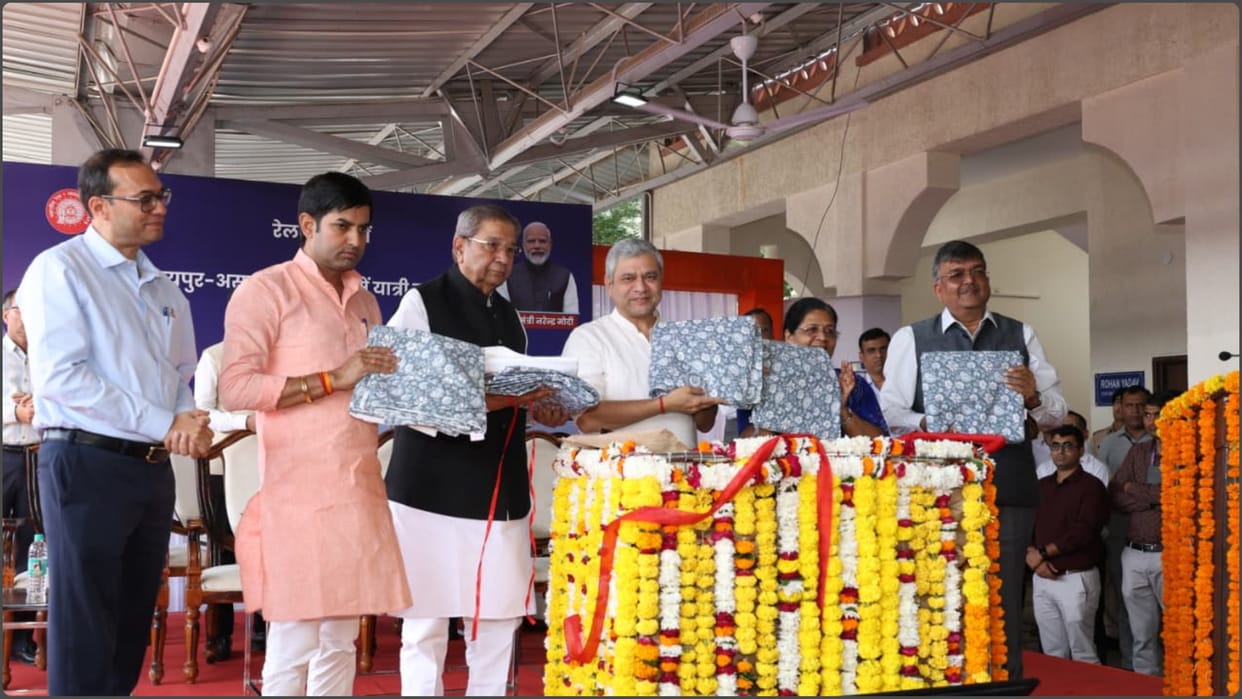 Railways: Passengers will be relieved of dirty train blankets, now they will get a clean cover