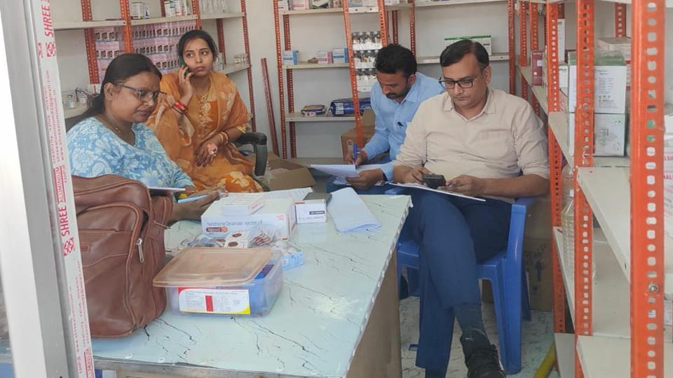 Kanpur: A medical store and drug warehouse were raided again on suspicion of drug trafficking