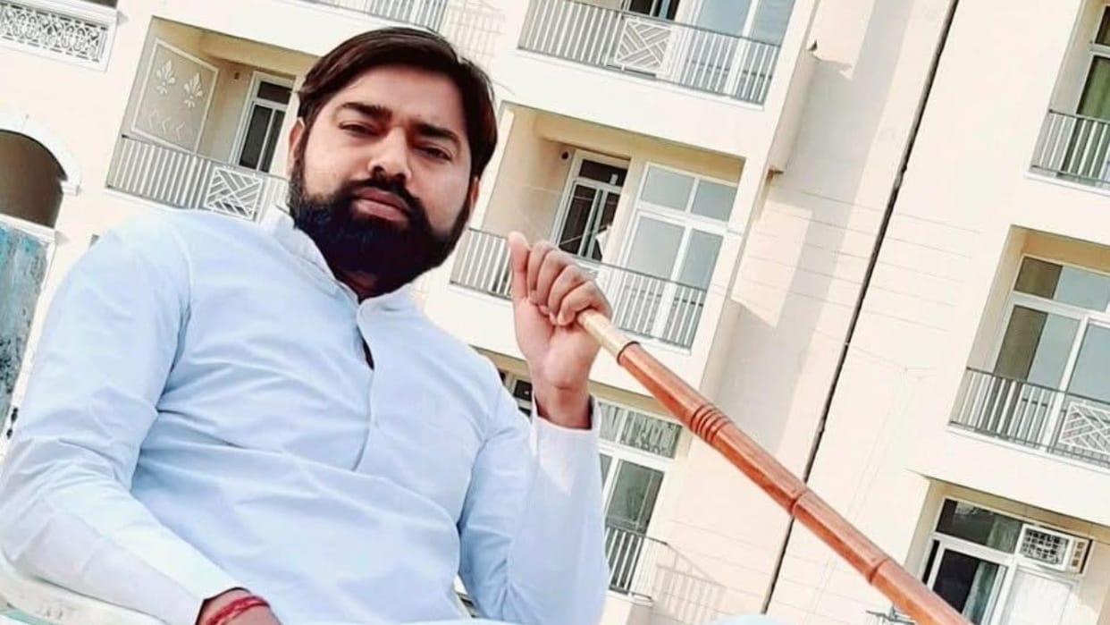 lekhpal and broker arrested for taking bribe of rs 50 thousand at dadri in greater noida