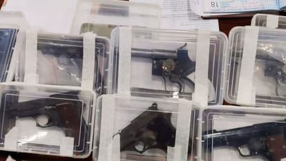 Pistols for 50,000 and pistols for 7,000 bought from MP then sold in UP arms smuggler confession