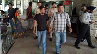 पुलिस गिरफ्त में आरोपी