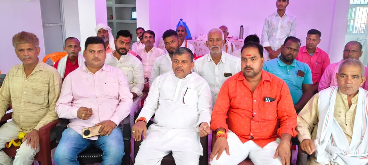 Bihar Assembly Elections 2025 Badri Bhagat along with thousands of supporters resigned from all party posts